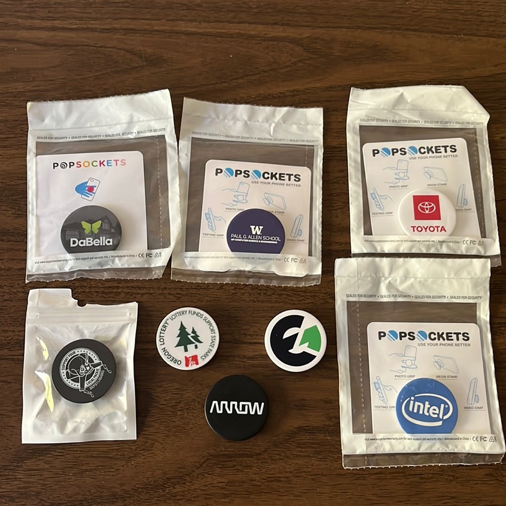 Whole lot of pop sockets